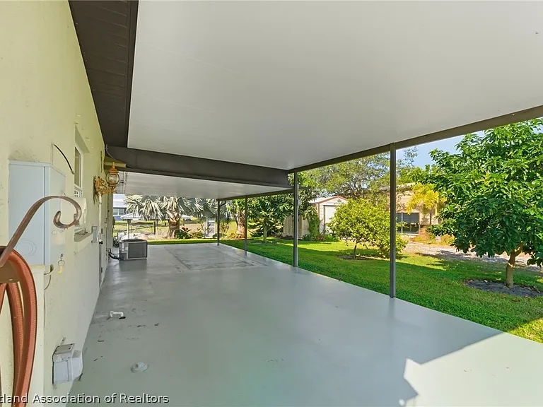 105 Fern Ct — Photo 37