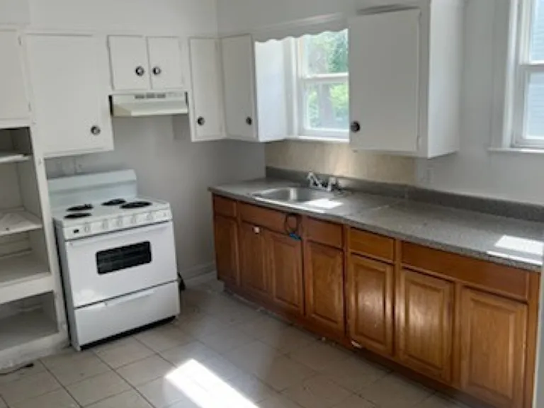 126 Chestnut St #1 — Photo 2