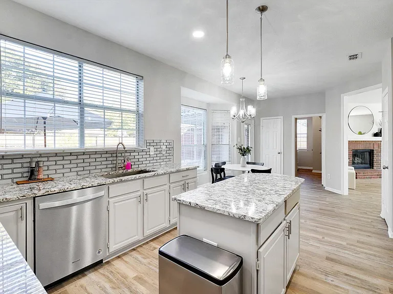2062 Arena Dr — Photo 13