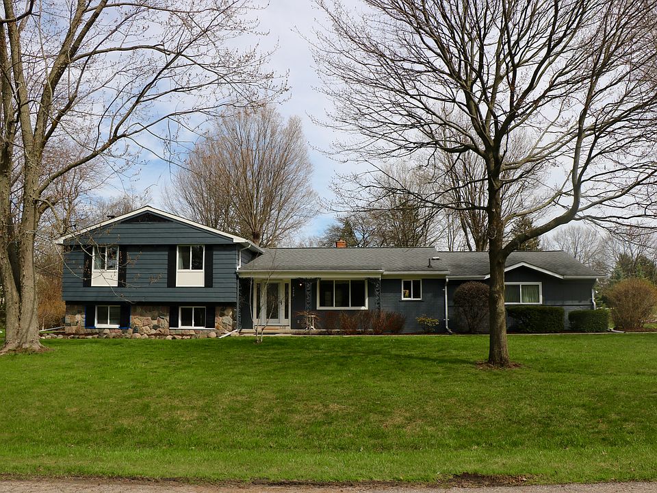 1st image of 4073 Iverness Ln