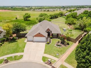 1129 Lanie Ln, Moore, OK 73160