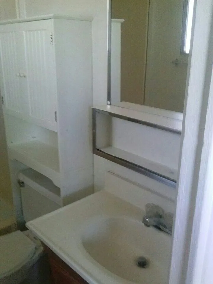 4 bed, 1200 sqft, $650 — Photo 2