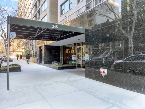 345 East 69th Street image 12 of 16