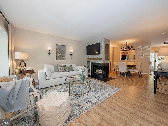 4th image of 77 Abrams Ln