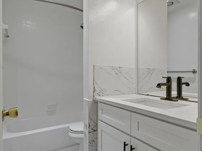 5005 Frontier Ln — Photo 12