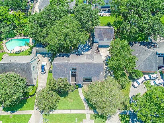 4th image of 4210 Meadowbank Dr