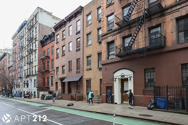 Rented by APT212 INC | media 23