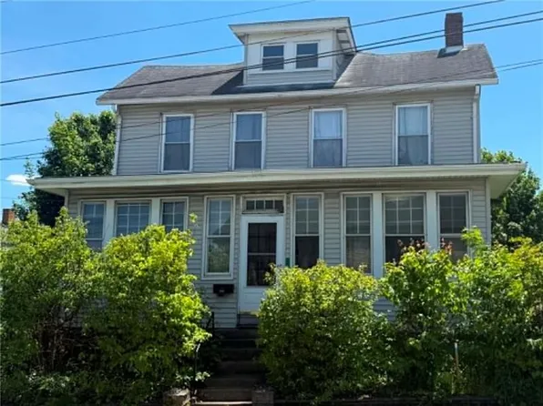 14 E Church Ave, Masontown, PA 15461