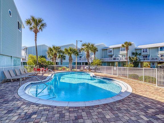 3rd image of 8522 Gulf Blvd APT 36