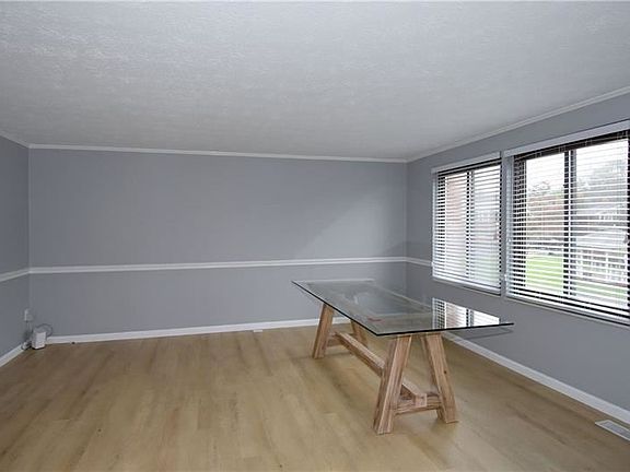 5th image of 4404 Laurel Oak Dr
