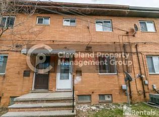 16225 Edgewood Ave, Maple Heights, OH 44137