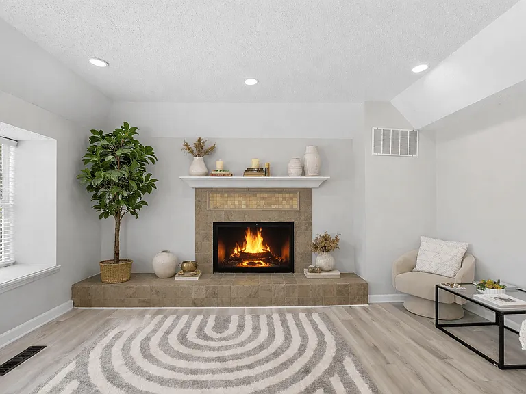 Maplewood Pointe — Photo 13