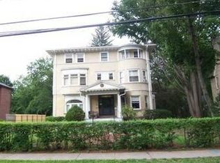 55 Highland St APT A, West Hartford, CT 06119