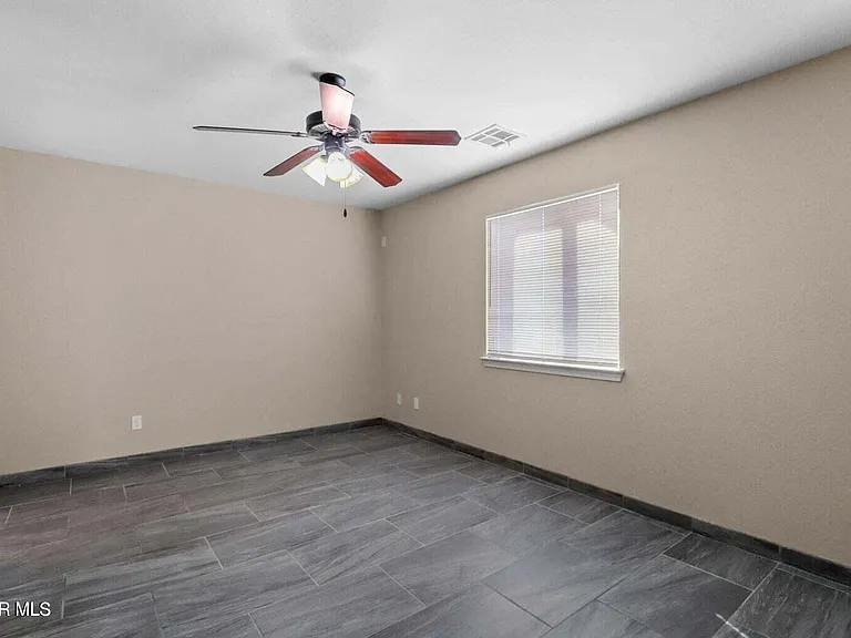 804 Desert Cactus Dr — Photo 15