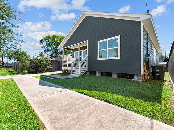 4th image of 1315 Des Jardines St