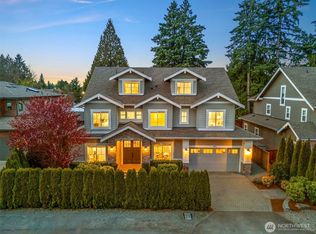 10610 NE 28th St, Bellevue, WA 98004