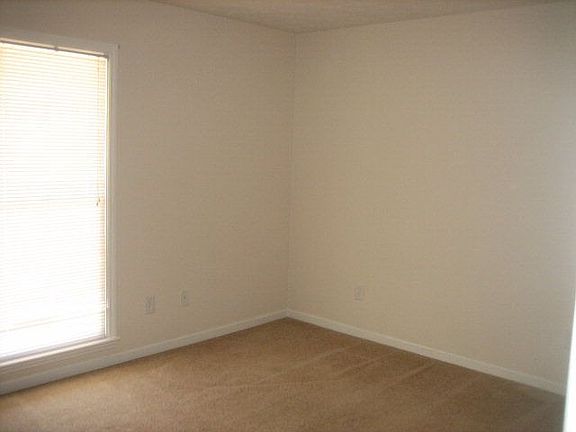 5th image of 58 Lee Road 2010