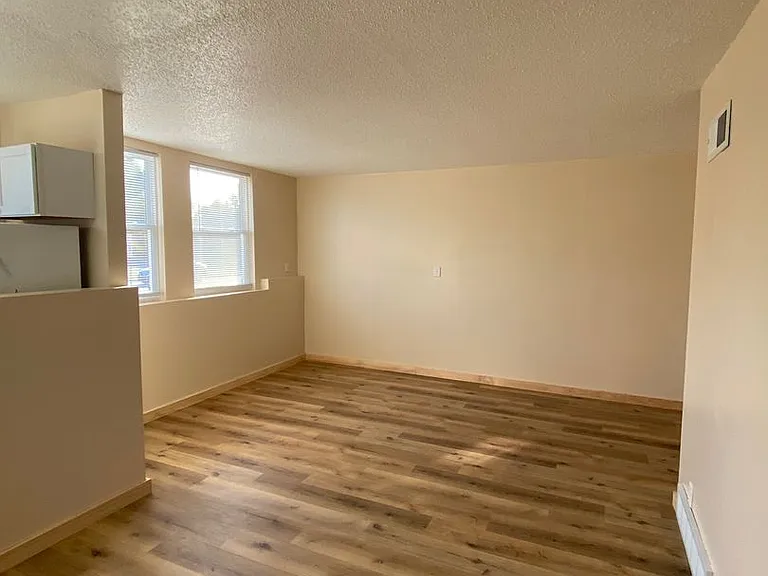304 Melody Ln — Photo 2
