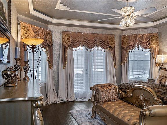 Master Bedroom https://panthermedia.hd.pics/1238-N-Sevenoaks-Pl