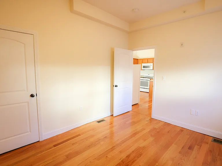 29-33 Highland Ave #3 — Photo 3