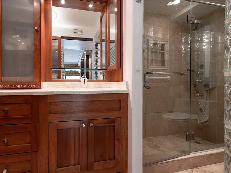2901 S Bayshore Dr #2G — Photo 12
