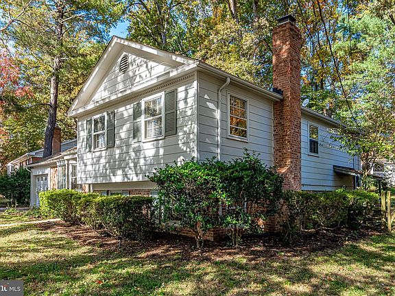 4th image of 8204 Mockingbird Dr