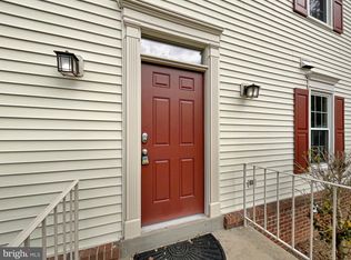 7294 Olde Lantern Way, Springfield, VA 22152