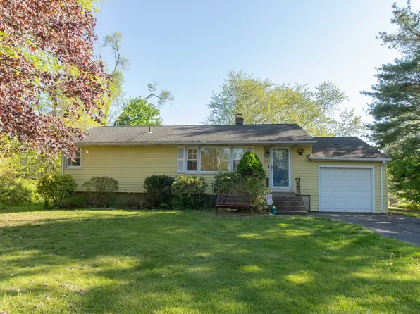 33 Clintonville Road, North Branford, CT 06472