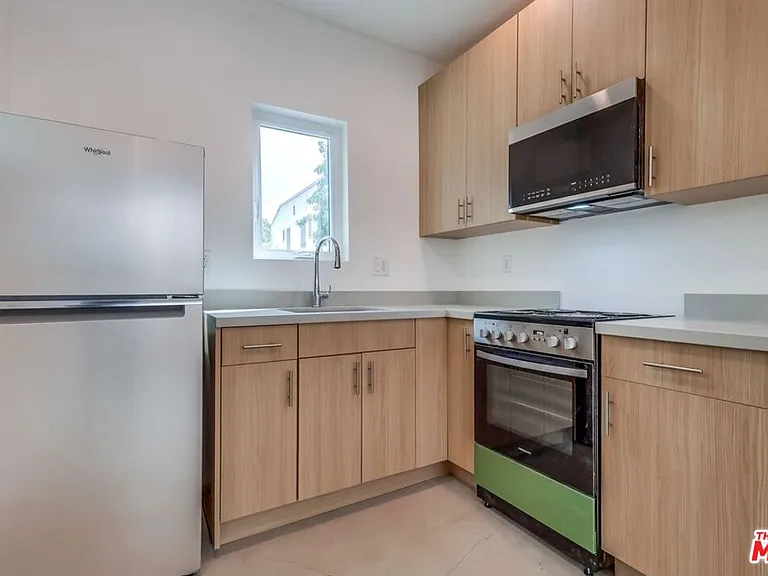 1151 S Highland Ave — Photo 6
