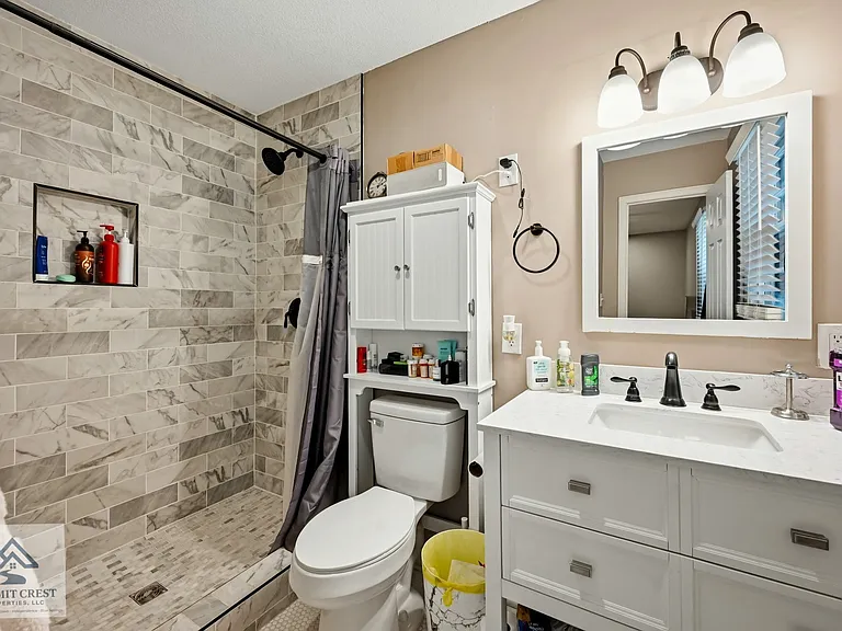 205 SW Craigmont Dr — Photo 8
