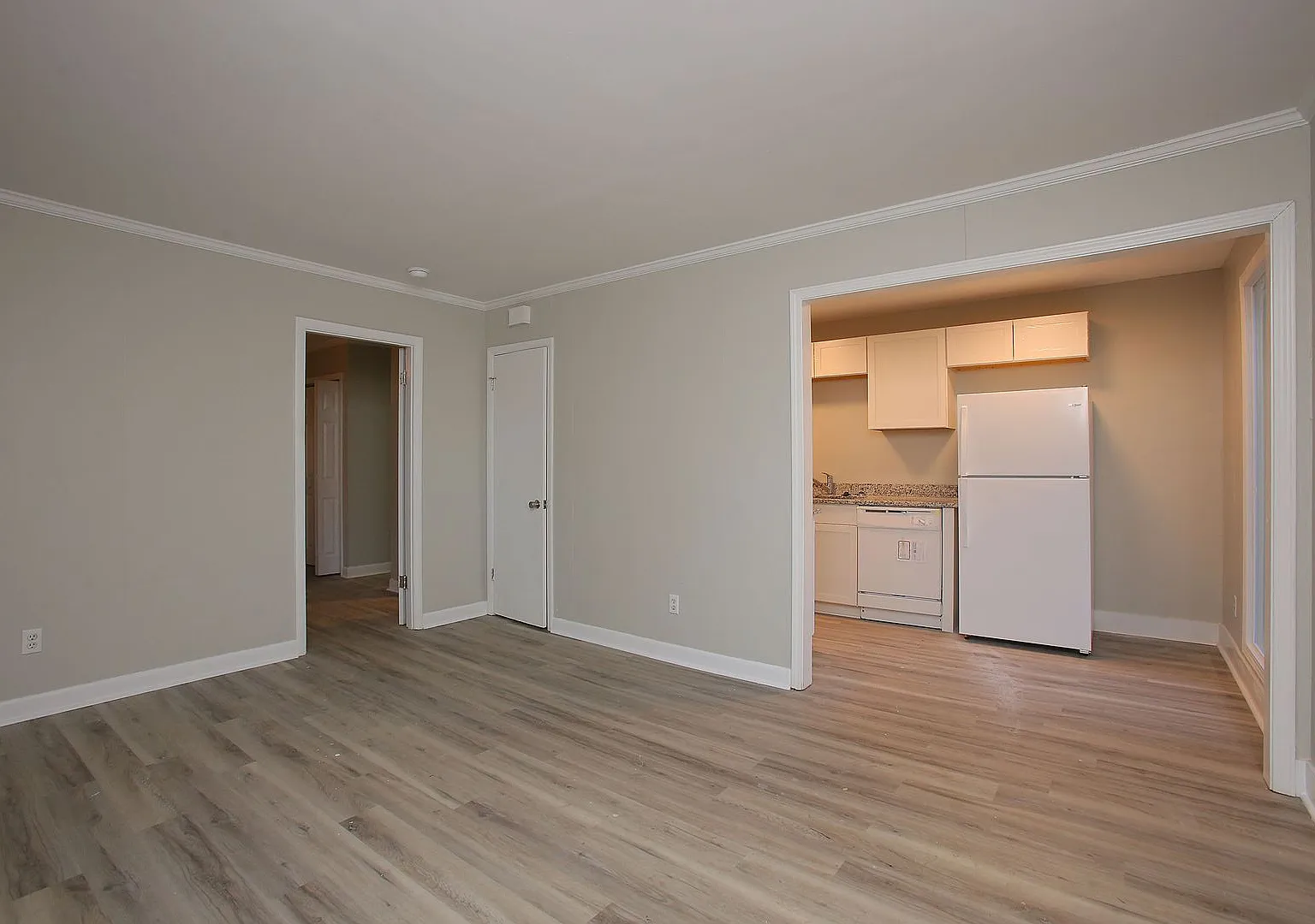 Patricia Apartments — Photo 1
