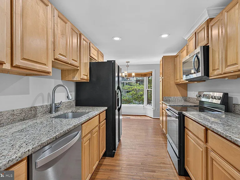 8228 Goldstream Ct — Photo 9