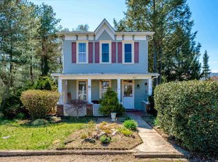 303 5th St, Shenandoah, VA 22849