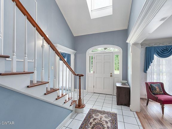 3rd image of 915 Lee Ave