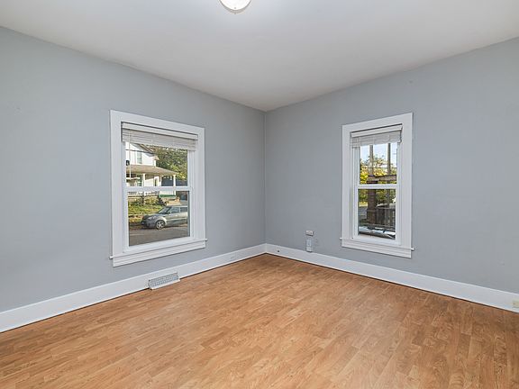 5th image of 930 Nagold St NW #1