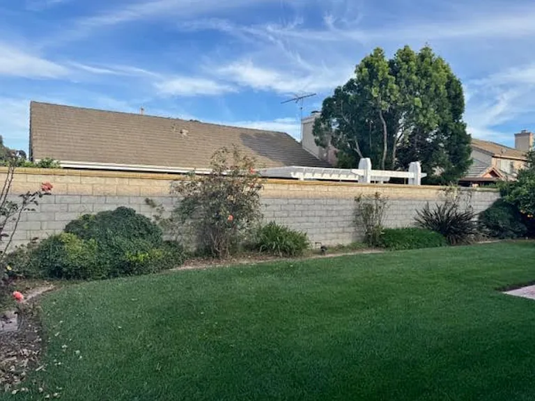652 Teresa St — Photo 11