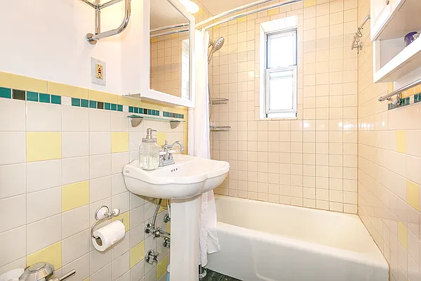 Sold by Voro, LLC | media 8