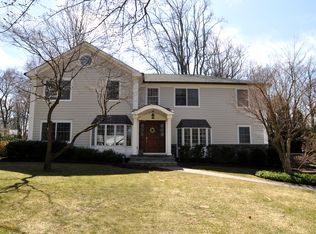 30 Hilltop Ter, Chatham, NJ 07928