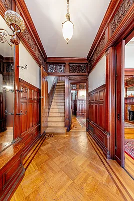 Sold by Avenue Sotheby's International Realty | media 10