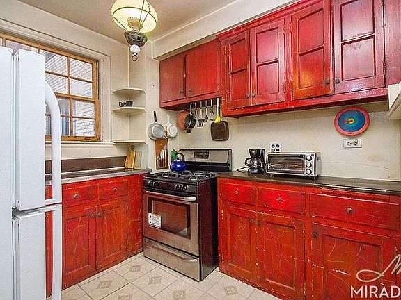 5th image of 324 41st St #504C