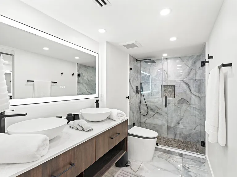 5100 Collins Ave #811 — Photo 4