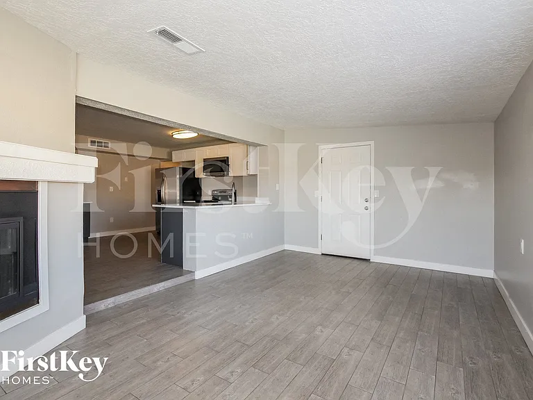 4112 W Camino Acequia — Photo 7