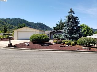 171 Sunwood Ct, Myrtle Creek, OR 97457
