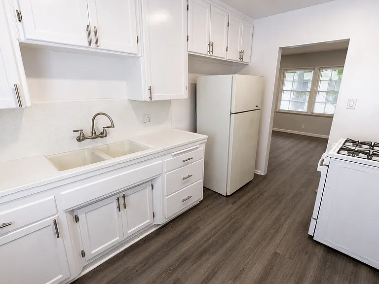 7056 Lanewood Ave — Photo 25
