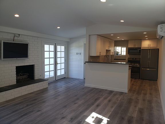5th image of 202 Bentley Cir