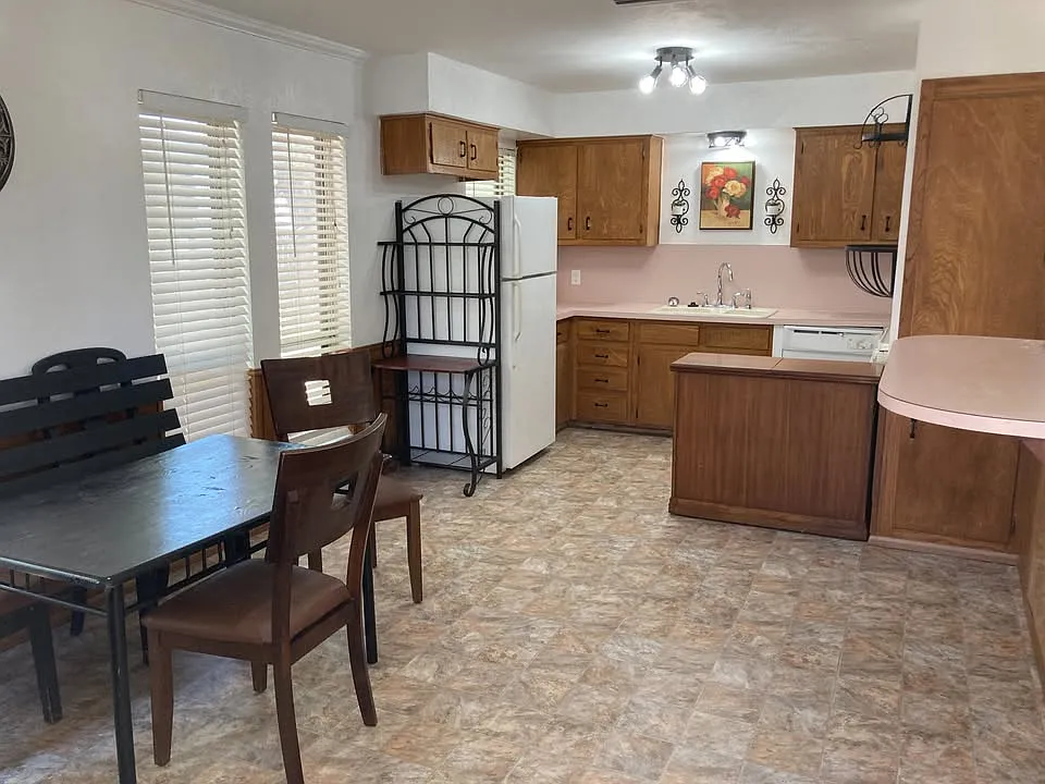 3 bed, 1500 sqft, $1,950 — Photo 3