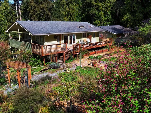 301 Perkins Lane, Lopez Island, WA 98261