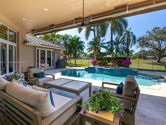 2nd image of 2485 Poinciana Dr