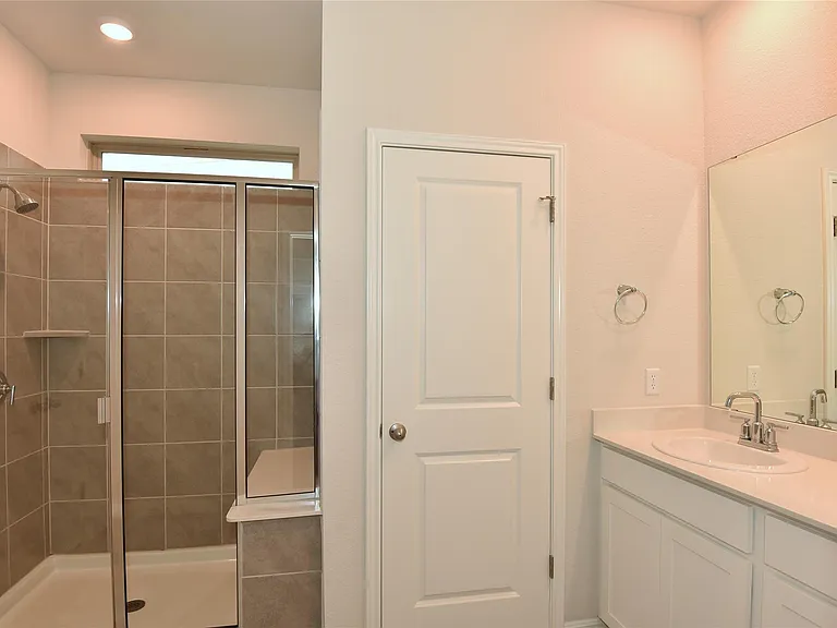 241 Serpens St — Photo 10