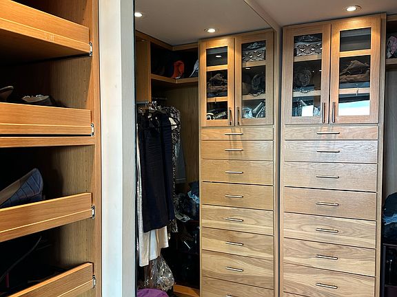 4th image of 322 W 57th St APT 31U
